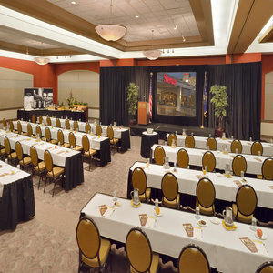 Sheraton Airport Hotel 3*